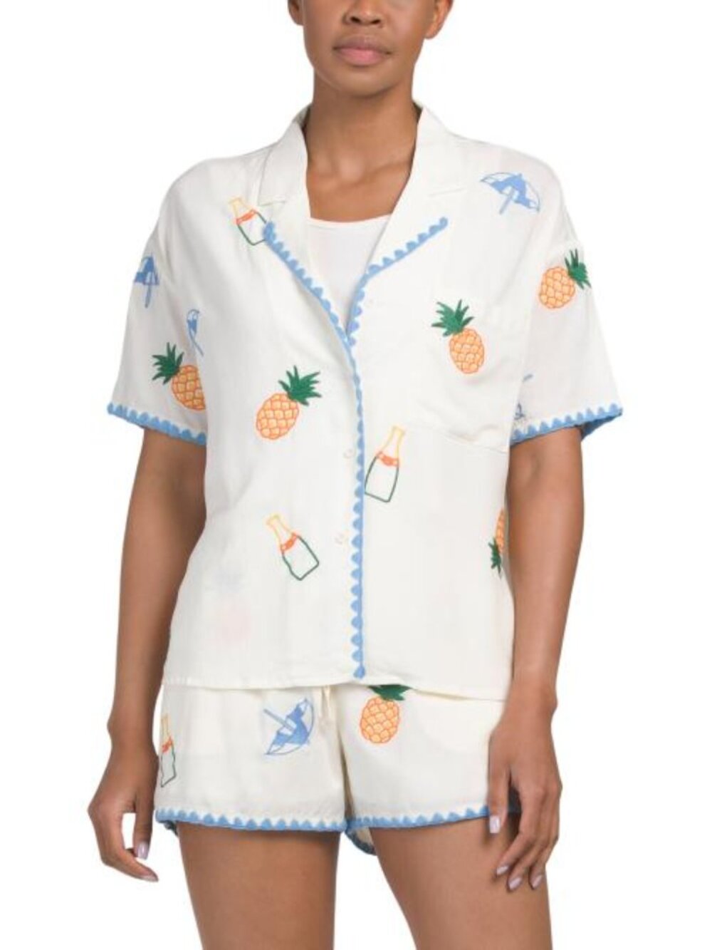 FLAT WHITE Embroidered Short Sleeve Top